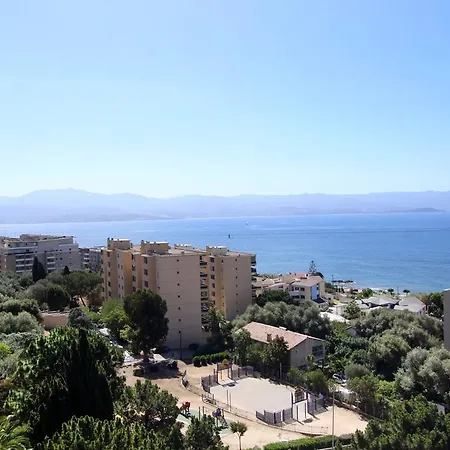 Luxe Des Iles Apartment *